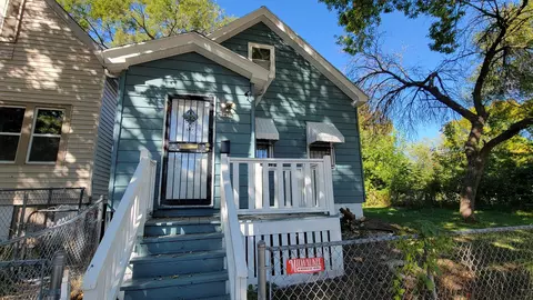 2457 N 25th St, Milwaukee, WI 53206