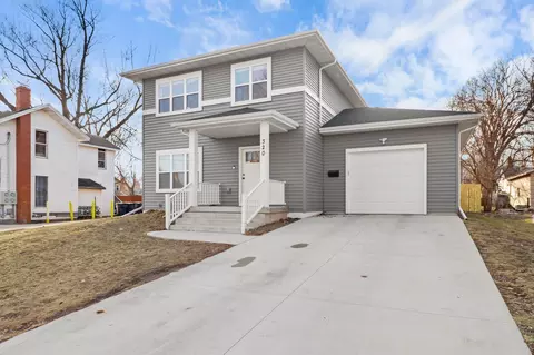 320 Cherry St, Janesville, WI 53548