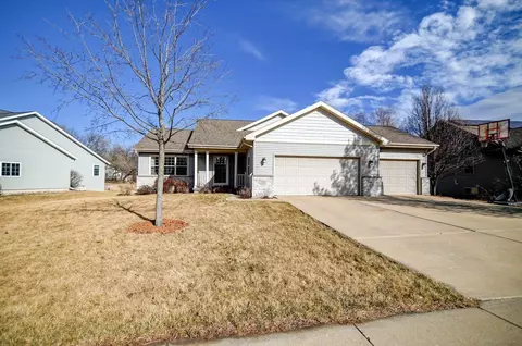 1566 Chadsworth Dr, Sun Prairie, WI 53590