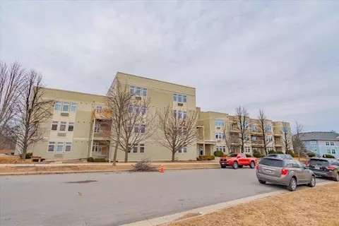 8206 Starr Grass Dr #202, Madison, WI 53719