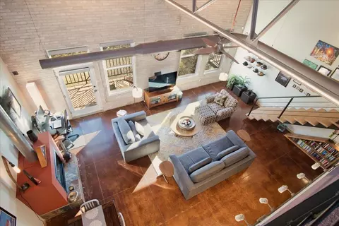 7777 Elmwood Ave #204, Middleton, WI 53562