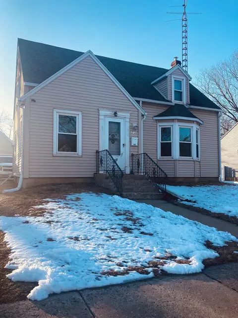 342 Warren Ave, Reedsburg, WI 53959