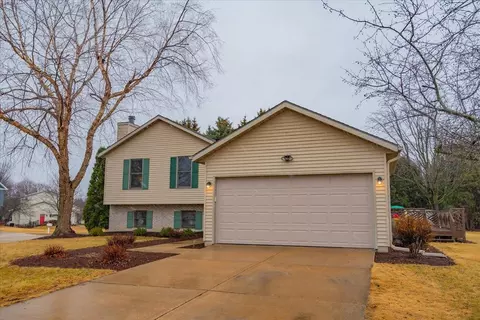 452 Lisa Ct, Oregon, WI 53575