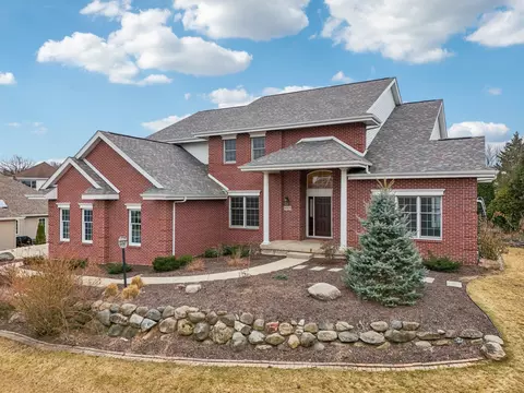 9009 Settlers Rd, Madison, WI 53717