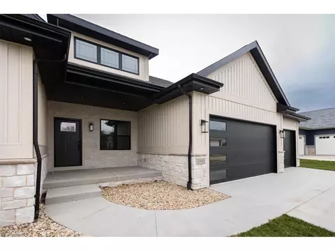 3000 Red Hawk Trl, Cottage Grove, WI 53527