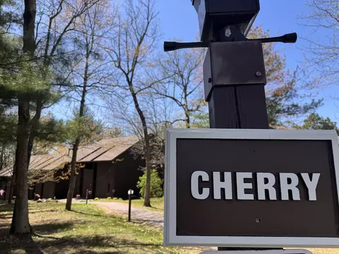 2 Cherry Trl, Wisconsin Dells, WI 53965