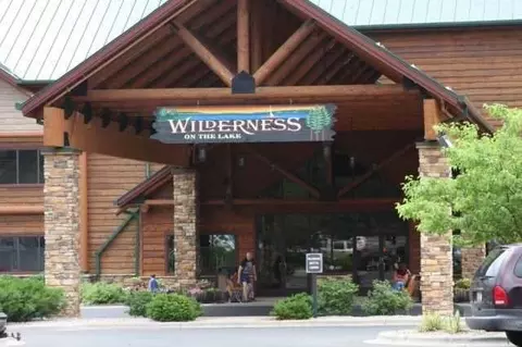 350 E Hiawatha Dr #111, Wisconsin Dells, WI 53965
