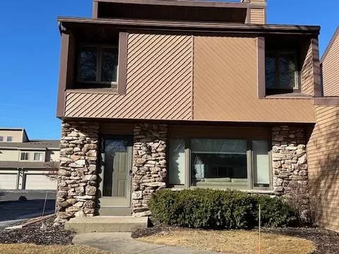 513 Knightsbridge Rd, Waunakee, WI 53597