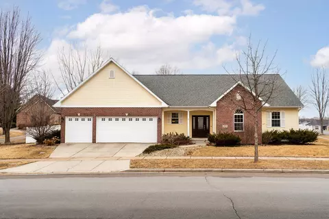 318 Rustic Dr, Madison, WI 53718