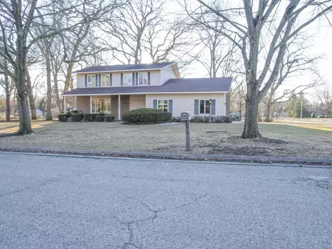 2144 Collingswood Dr, Beloit, WI 53511