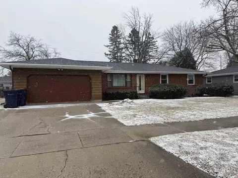2524 Plymouth Ave, Janesville, WI 53545