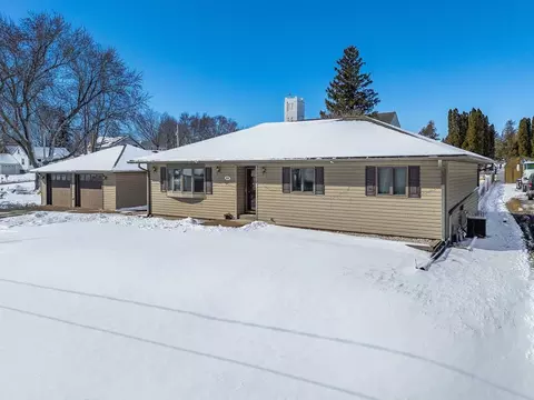 615 Medbury St, Kendall, WI 54638