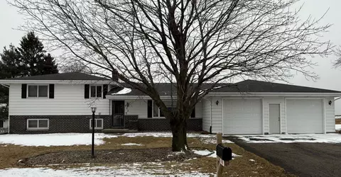 203 Sunset Dr, Dane, WI 53529