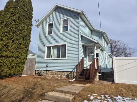 906 Otter Ave, Oshkosh, WI 54901