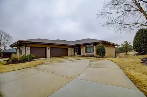 9302 Windy Pt, Verona, WI 53593