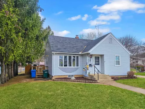 720 9th Ave, Baraboo, WI 53913