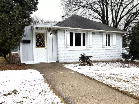 356 E Memorial Dr, Janesville, WI 53545