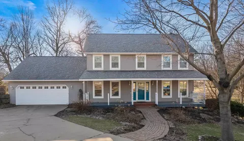 102 Hickory Dr, Mount Horeb, WI 53572