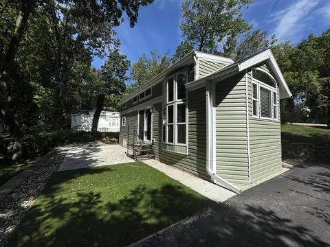 483 Westview Ct, Edgerton, WI 53534