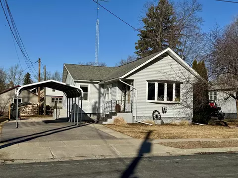 207 Arlington Ave, Mauston, WI 53948