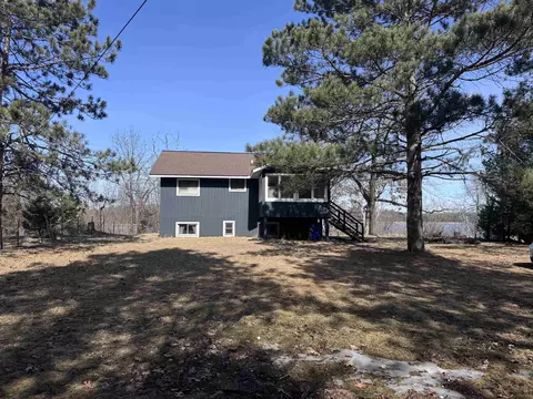 302 Beech St, Oxford, WI 53952