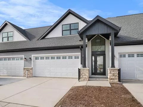 210 Lakeview Ln #206, Beaver Dam, WI 53916