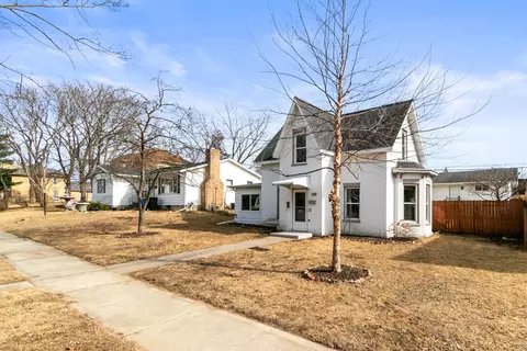 614 E Conant St, Portage, WI 53901