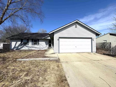1560 Lasalle Ct, Janesville, WI 53546