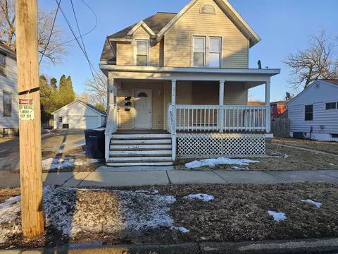 306 N Washington St, Janesville, WI 53548