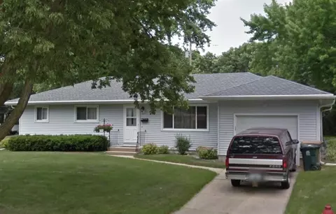 701 Chickadee Ct, Madison, WI 53714