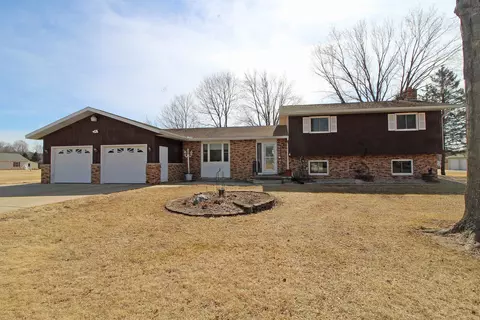 10359 Curtiss Rd, Mazomanie, WI 53560