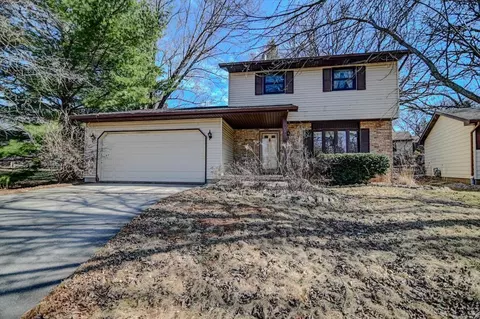 2901 Greenway Trl, Madison, WI 53719