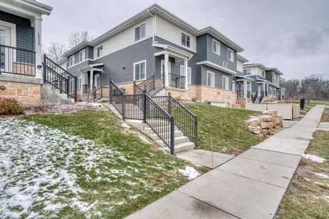 1945 N Windsor Ave, Cottage Grove, WI 53527