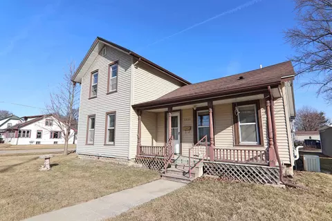 1420 Mineral Point Ave, Janesville, WI 53548