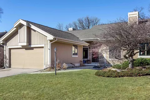 3430 Valley Creek Cir, Middleton, WI 53562