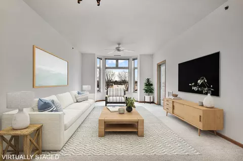 301 Harbour Town Dr #329, Madison, WI 53717