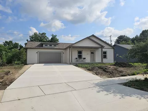337 Sandmar Dr, Ripon, WI 54971
