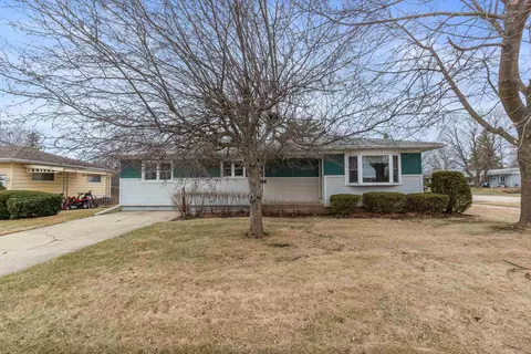 908 West St, Beaver Dam, WI 53916
