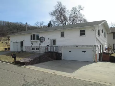 415 11th St, Richland Center, WI 53581