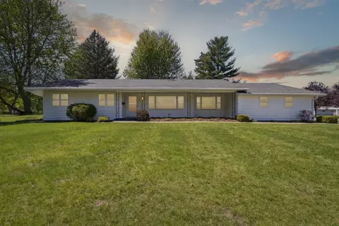 803 E 8th Ave, Brodhead, WI 53520