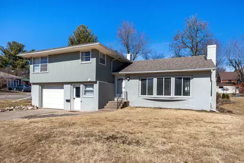 130 Jewett St, Platteville, WI 53818