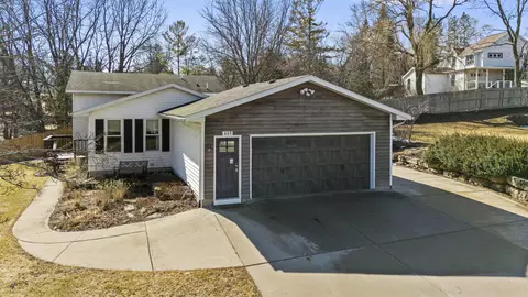 409 Forest St, Mount Horeb, WI 53572