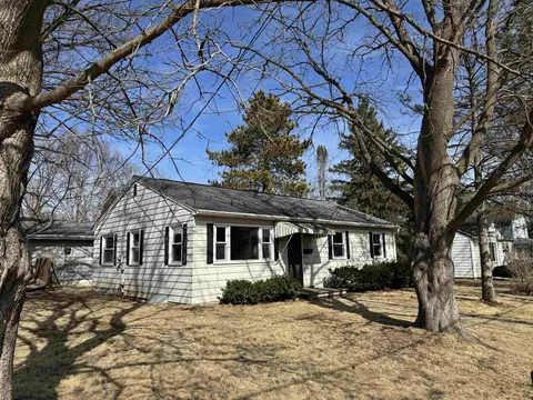 428 Linden Ave, Hartford, WI 53027