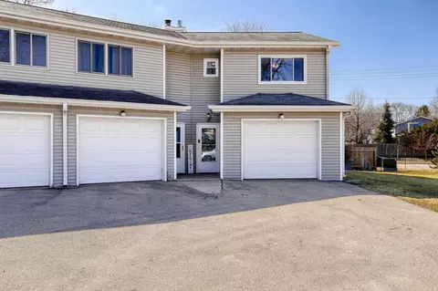 25 Ponwood Cir, Madison, WI 53717