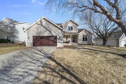 17 Autumnwood Cir, Madison, WI 53719