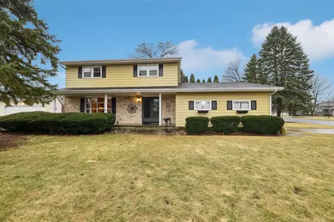 349 Robert Ct, Sun Prairie, WI 53590