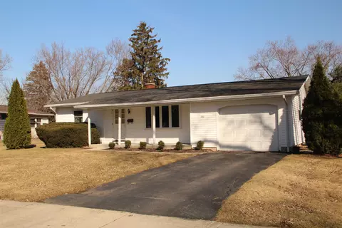596 Hillcrest Dr, Oregon, WI 53575
