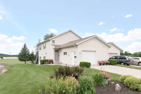 503 Hillview St, Lodi, WI 53555