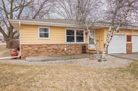687 Dunn Ave, Oregon, WI 53575