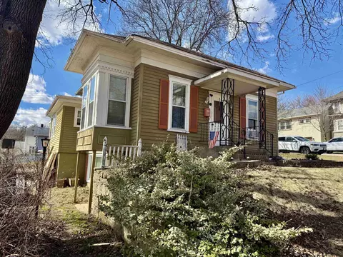 701 2nd St, New Glarus, WI 53574